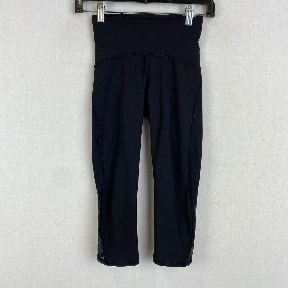 LULULEMON Black Capri